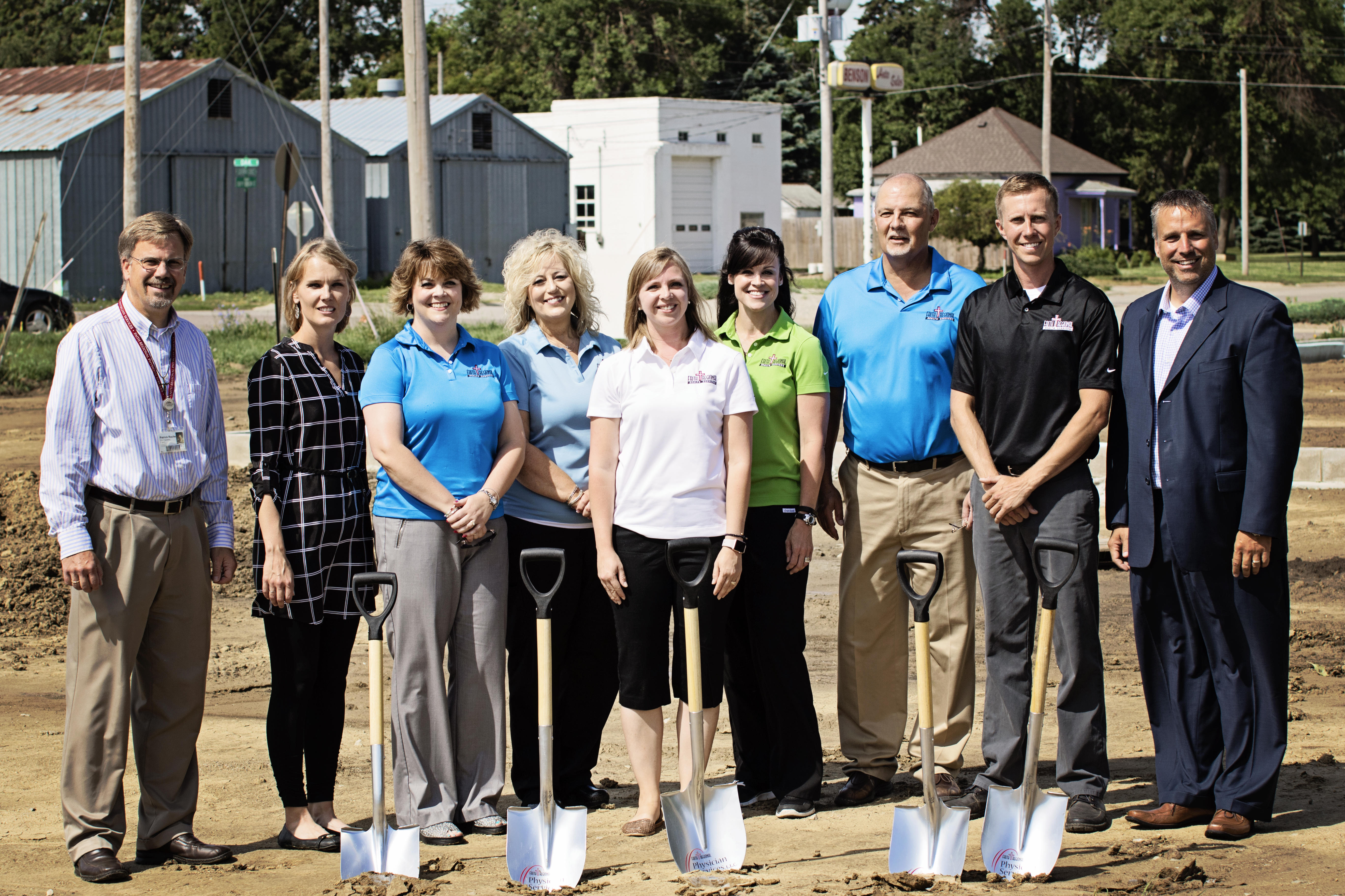 Wakefild_GroundBreaking_Jul8_2016_13_clinicstaff_admin